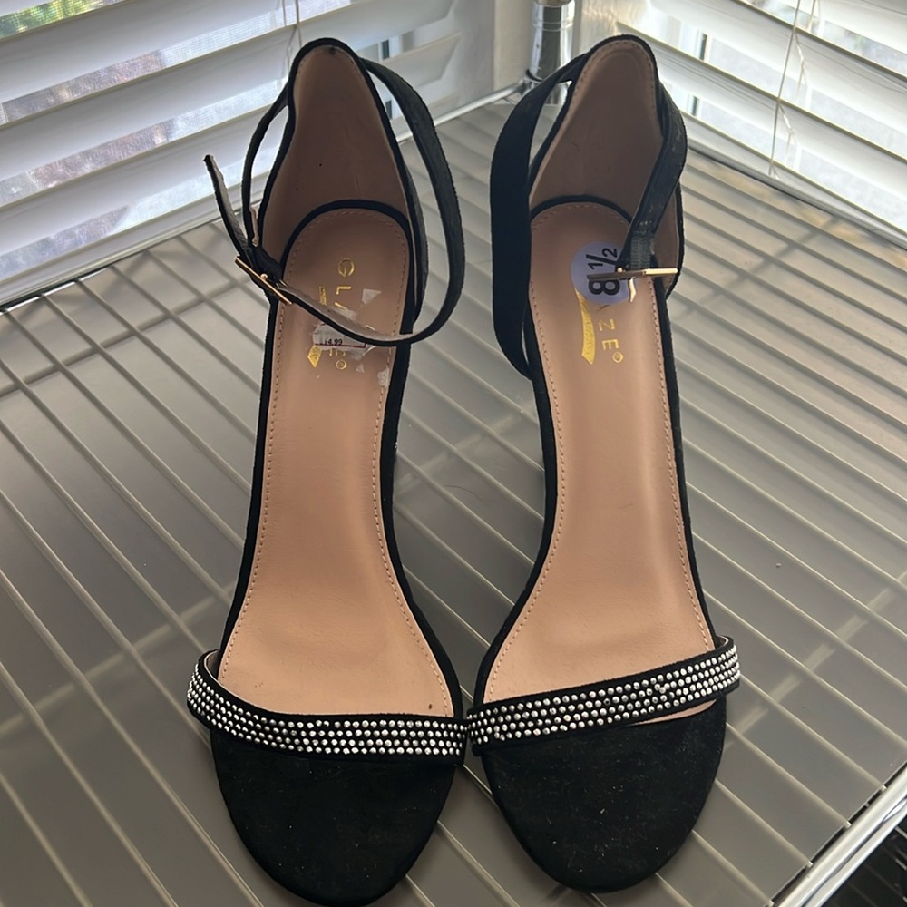 New Glaze Black Heel open toe in size 8 1/2